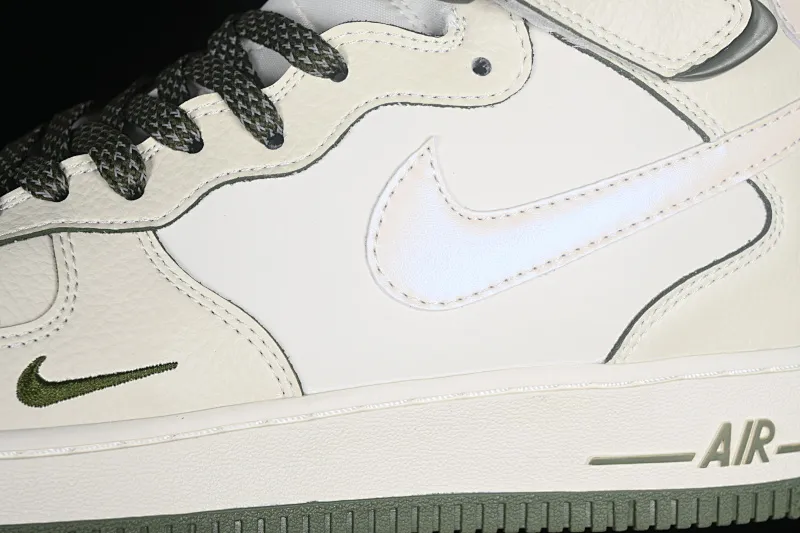 All categories Nk Air Force 1 Air Force series Nk Air Force 1 Mid Air Force mid-top Nk Air Force 1'07 Mid green pearlescent small hook Air Force One mid-top casual sneakers SG2356-805
